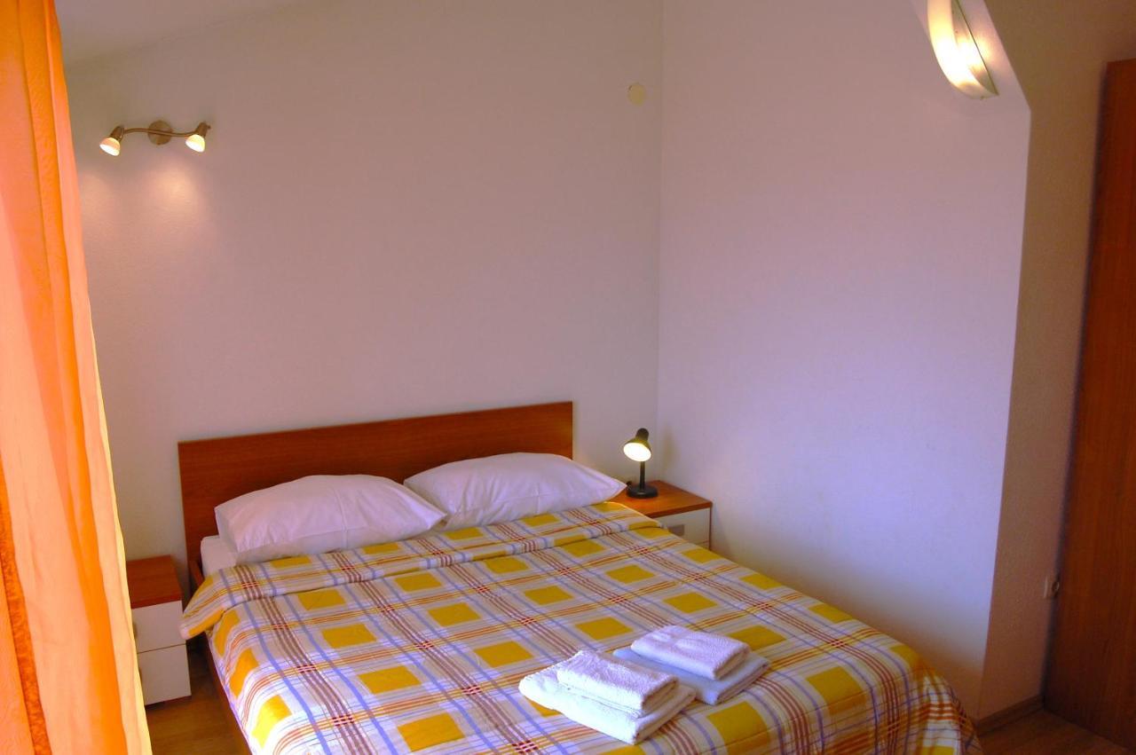 Apartments & Rooms Pierino ボル エクステリア 写真