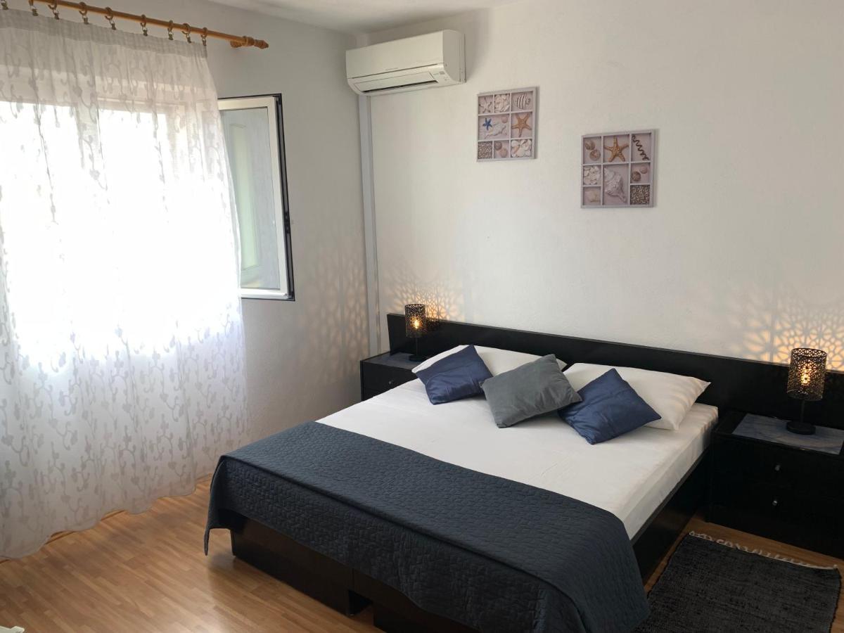 Apartments & Rooms Pierino ボル エクステリア 写真