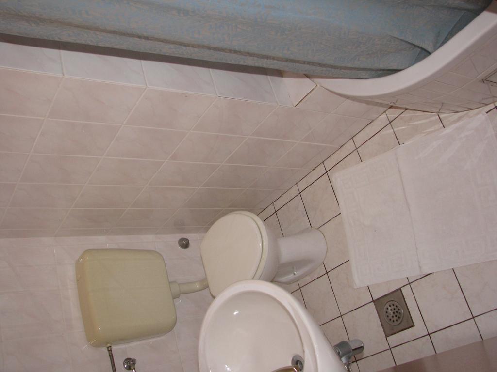 Apartments & Rooms Pierino ボル エクステリア 写真