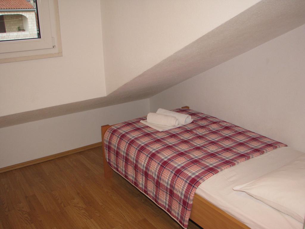 Apartments & Rooms Pierino ボル エクステリア 写真